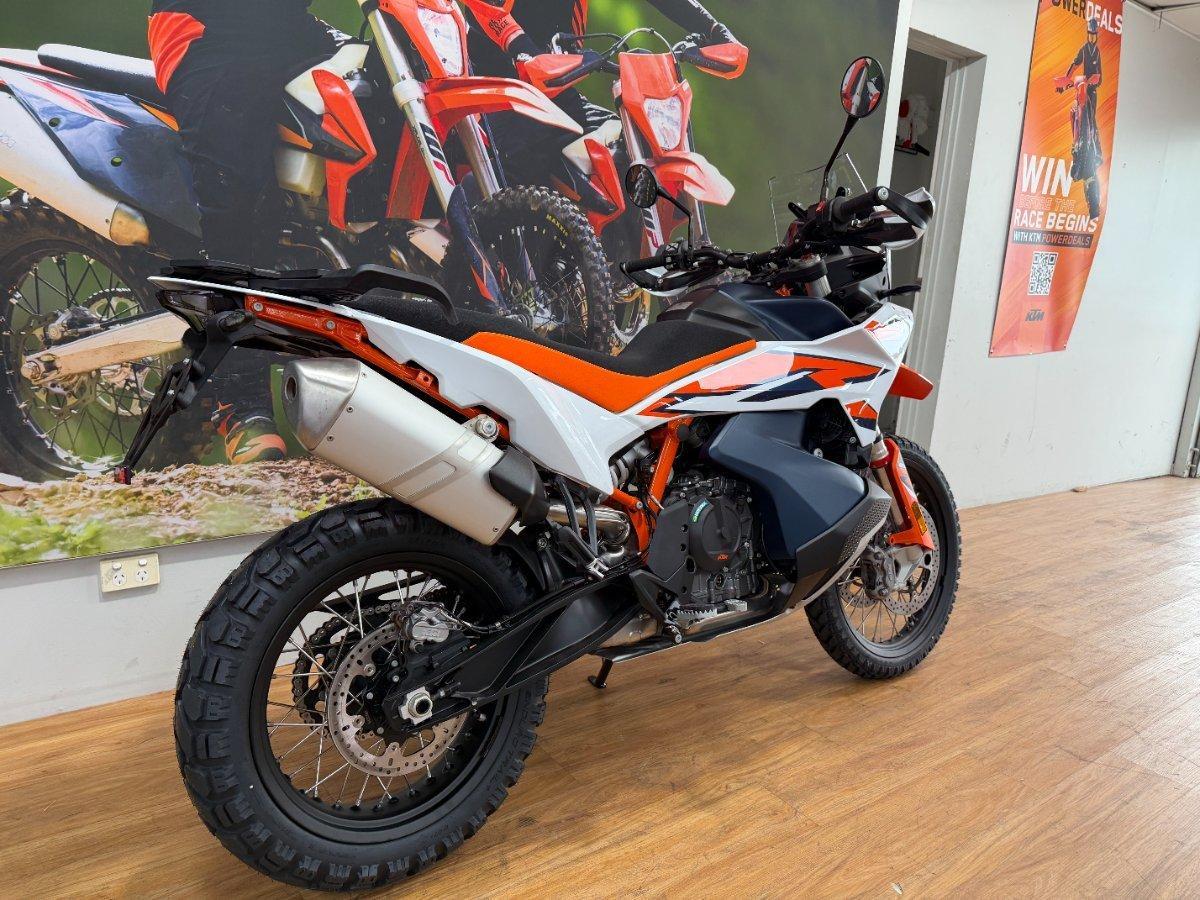 2024 KTM 890 ADVENTURE R DUAL SPORTS