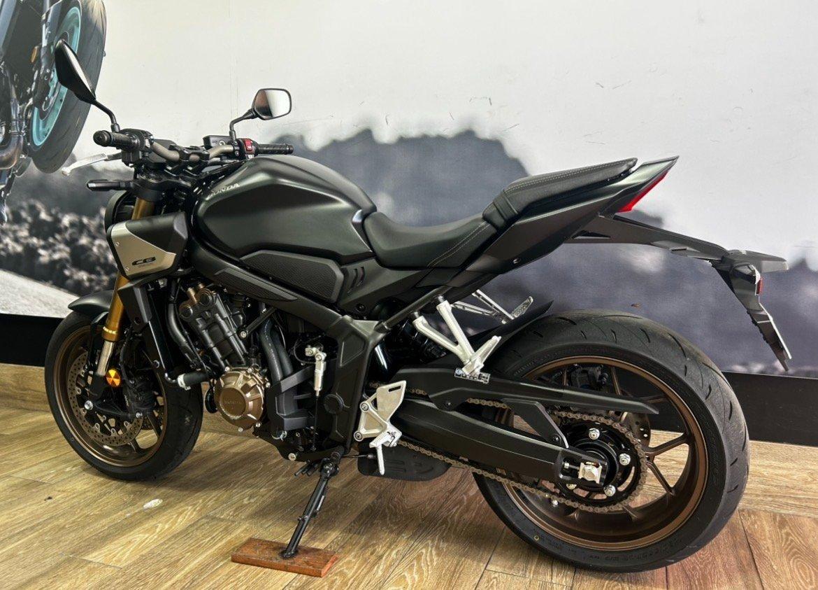2024 HONDA CB650R E-CLUTCH SPORTS