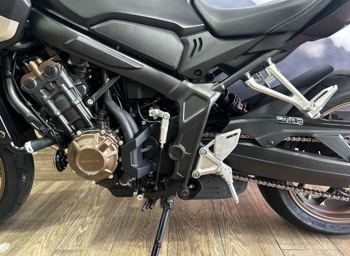 2024 HONDA CB650R E-CLUTCH SPORTS