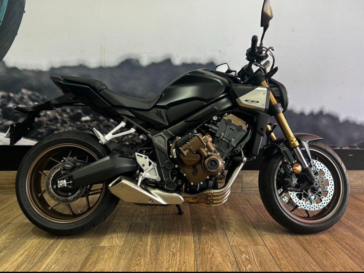 2024 HONDA CB650R E-CLUTCH SPORTS