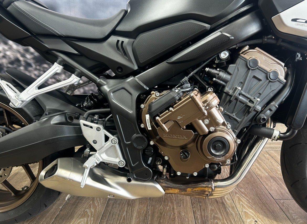 2024 HONDA CB650R E-CLUTCH SPORTS