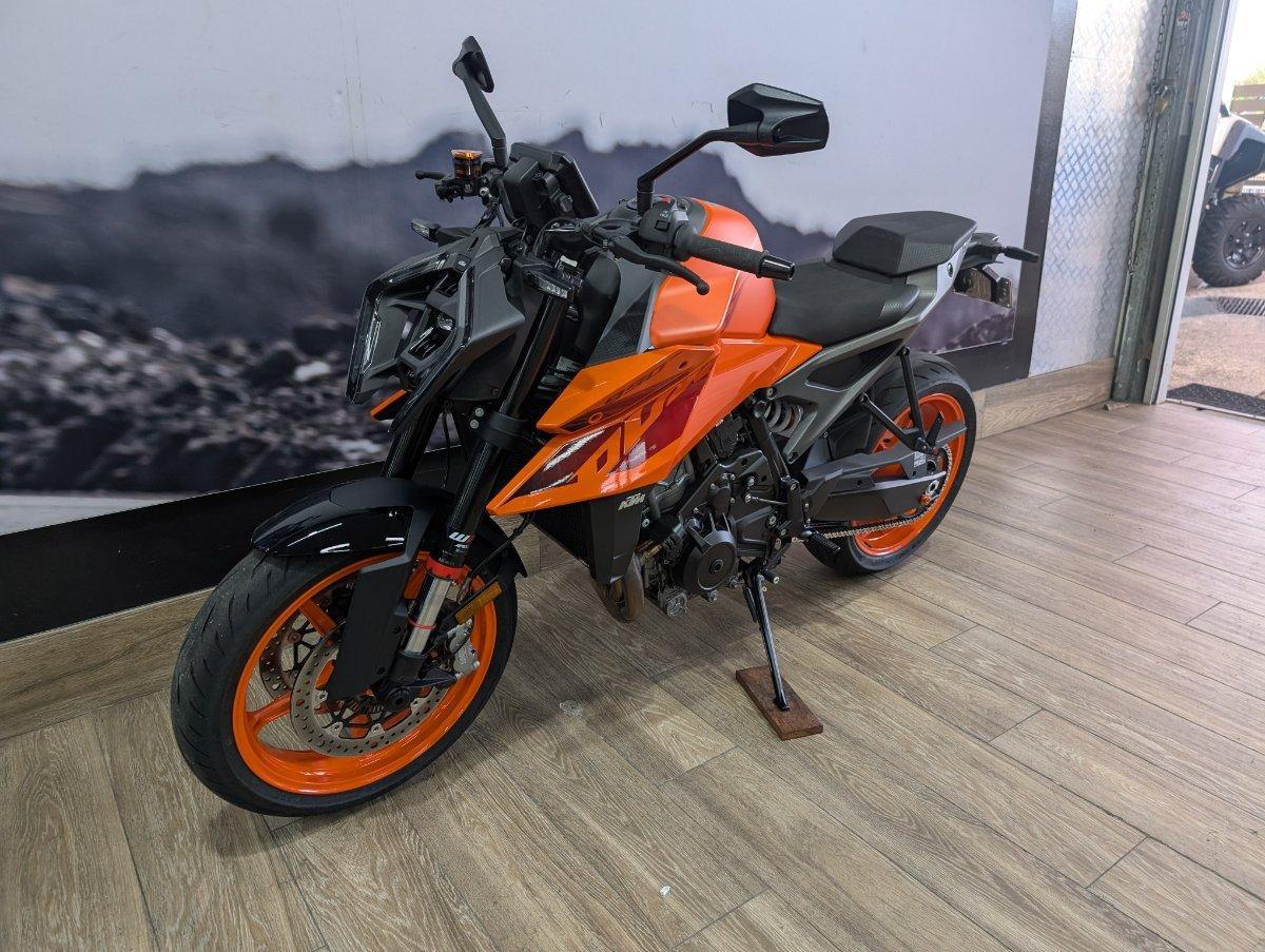 2024 KTM 990 DUKE ROAD