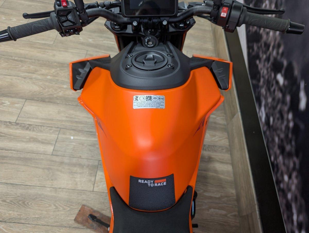 2024 KTM 990 DUKE ROAD