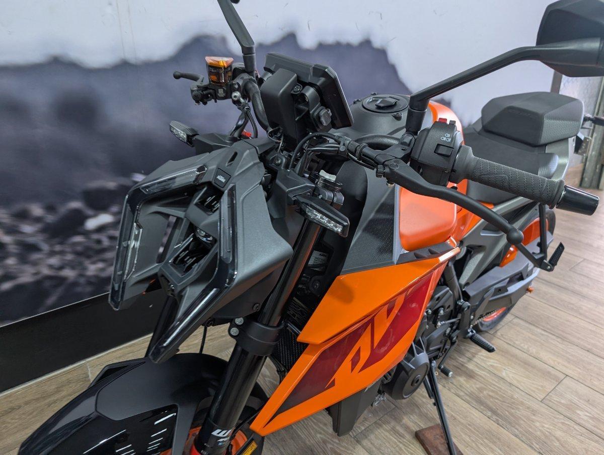 2024 KTM 990 DUKE ROAD