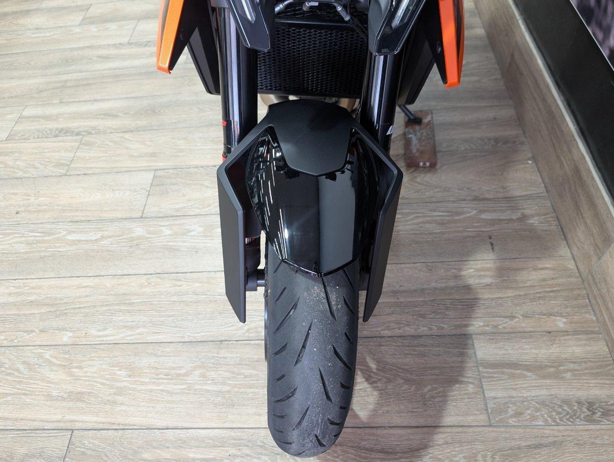 2024 KTM 990 DUKE ROAD