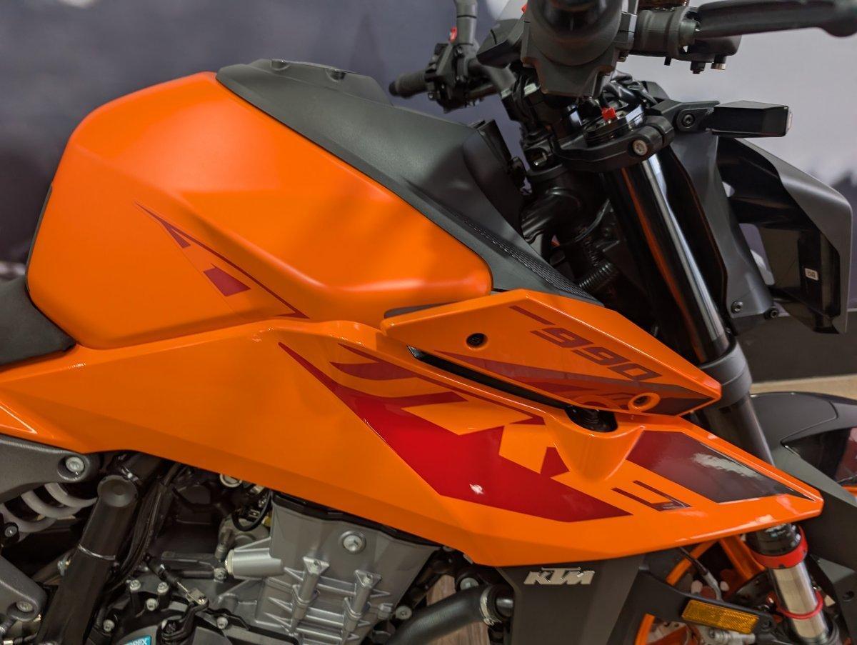 2024 KTM 990 DUKE ROAD