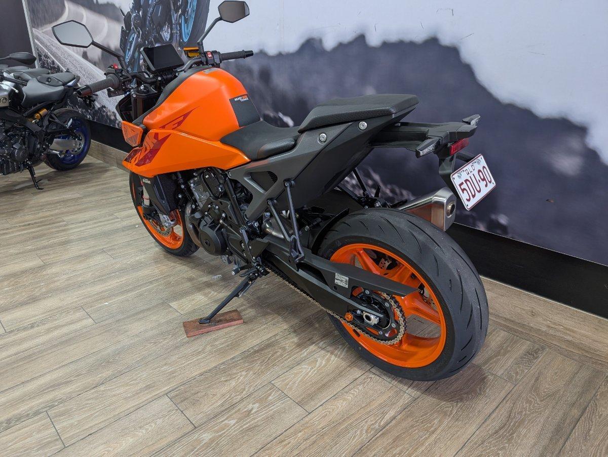 2024 KTM 990 DUKE ROAD