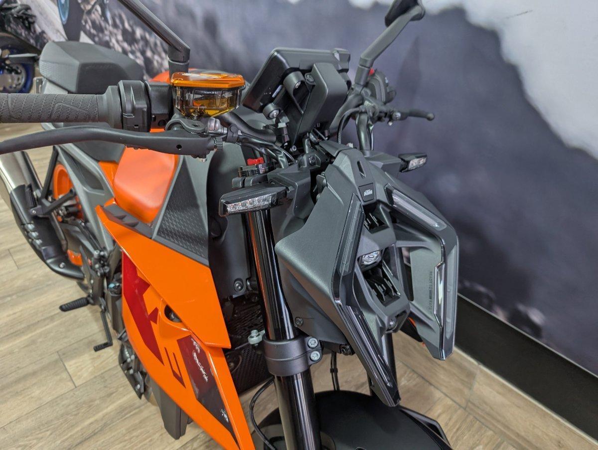 2024 KTM 990 DUKE ROAD