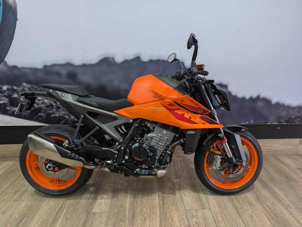 2024 KTM 990 DUKE ROAD
