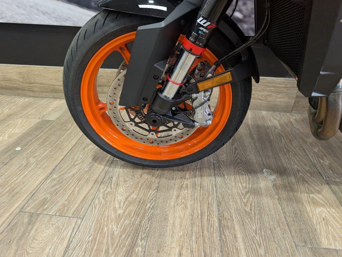 2024 KTM 990 DUKE ROAD