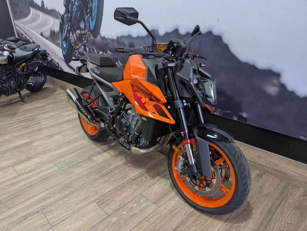 2024 KTM 990 DUKE ROAD