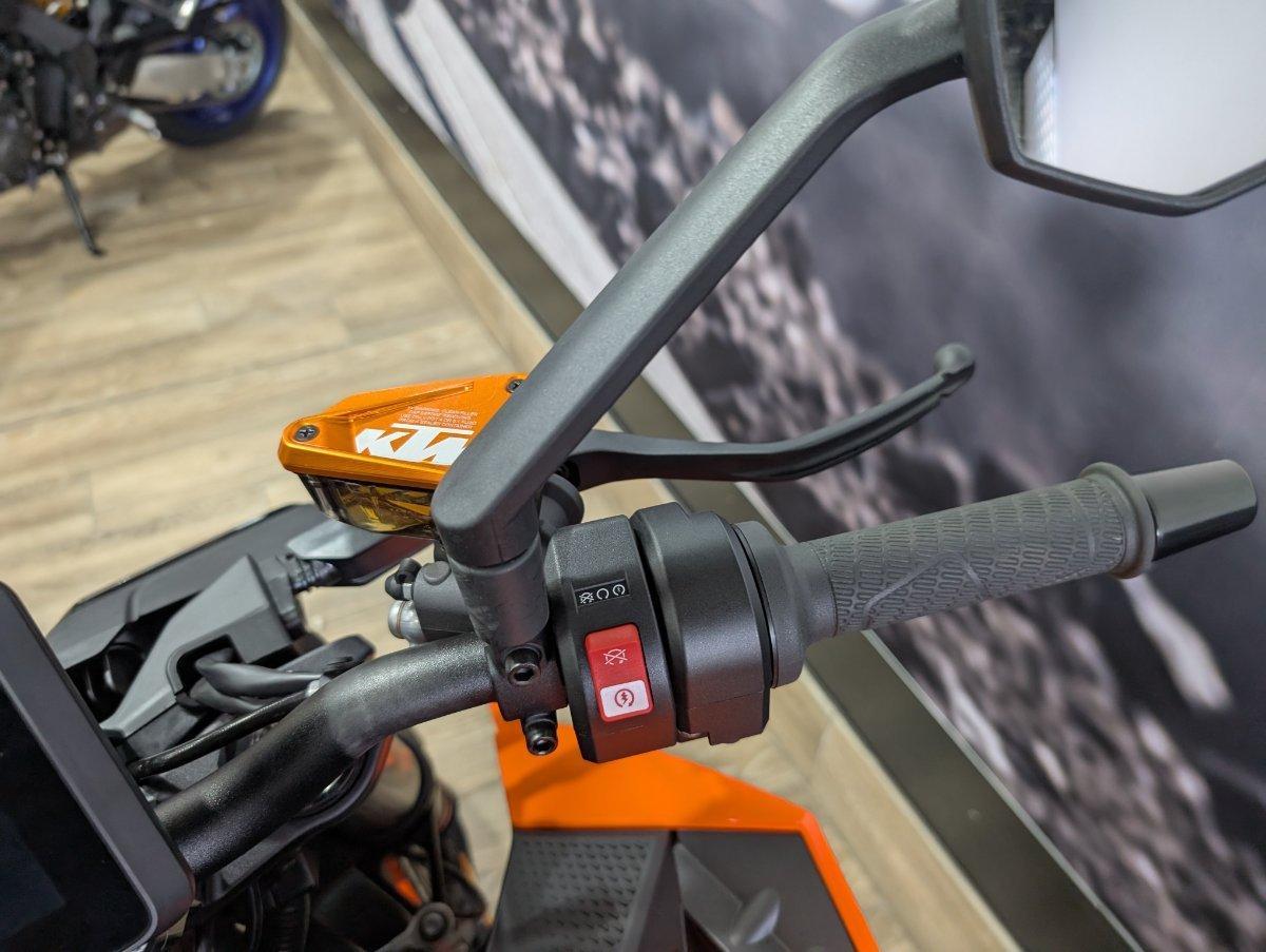 2024 KTM 990 DUKE ROAD