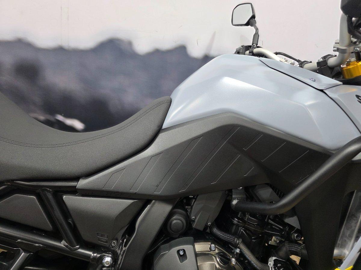 2023 SUZUKI V-STROM 800DE ROAD