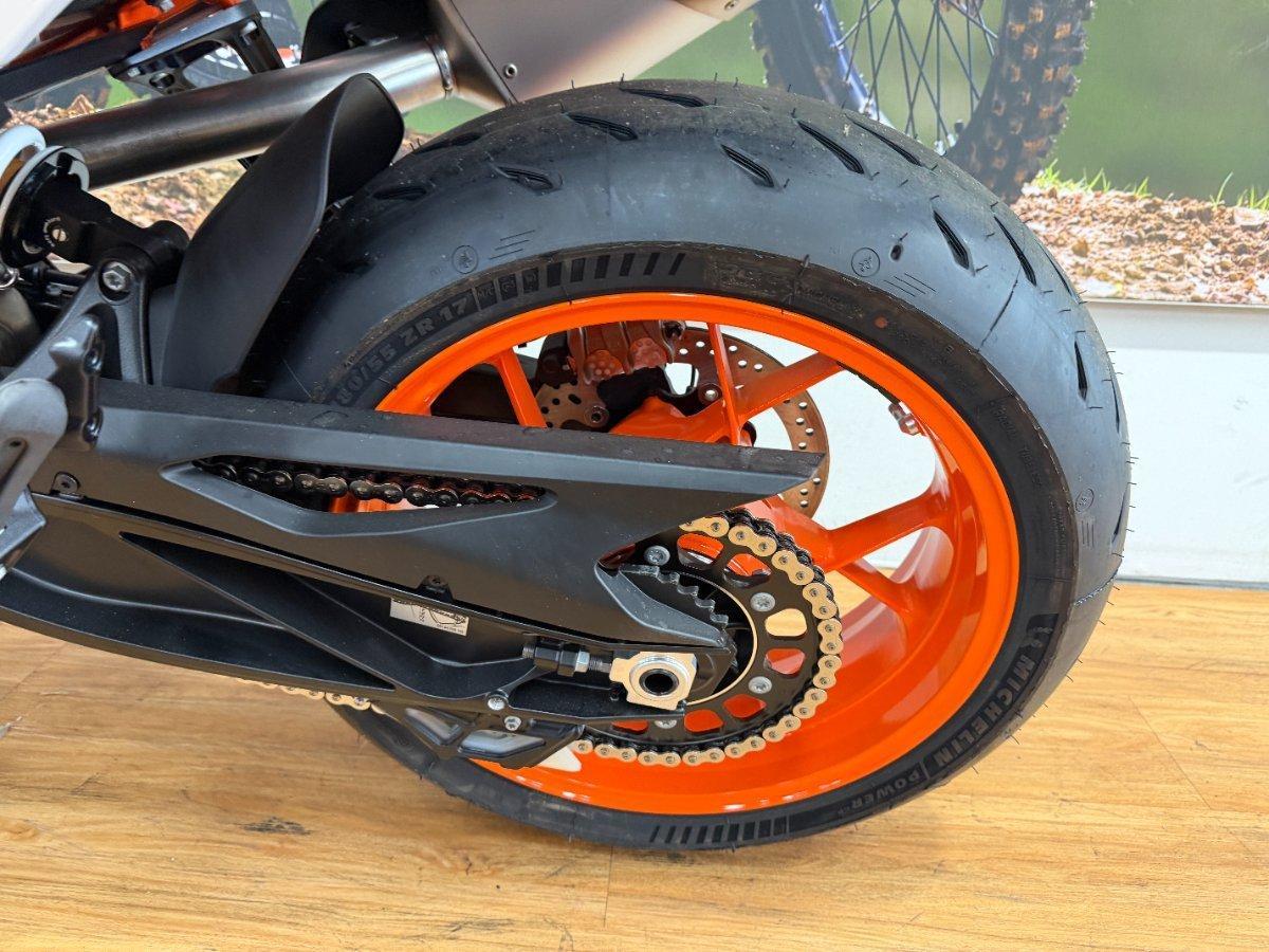 2024 KTM 890 SM-T SPORTS