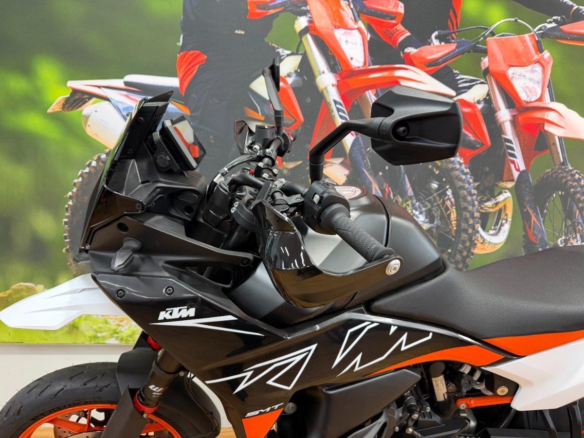 2024 KTM 890 SM-T SPORTS