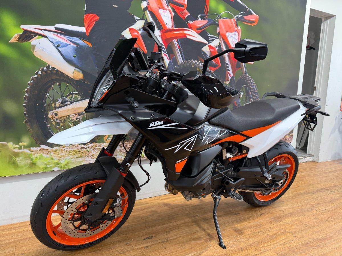 2024 KTM 890 SM-T SPORTS