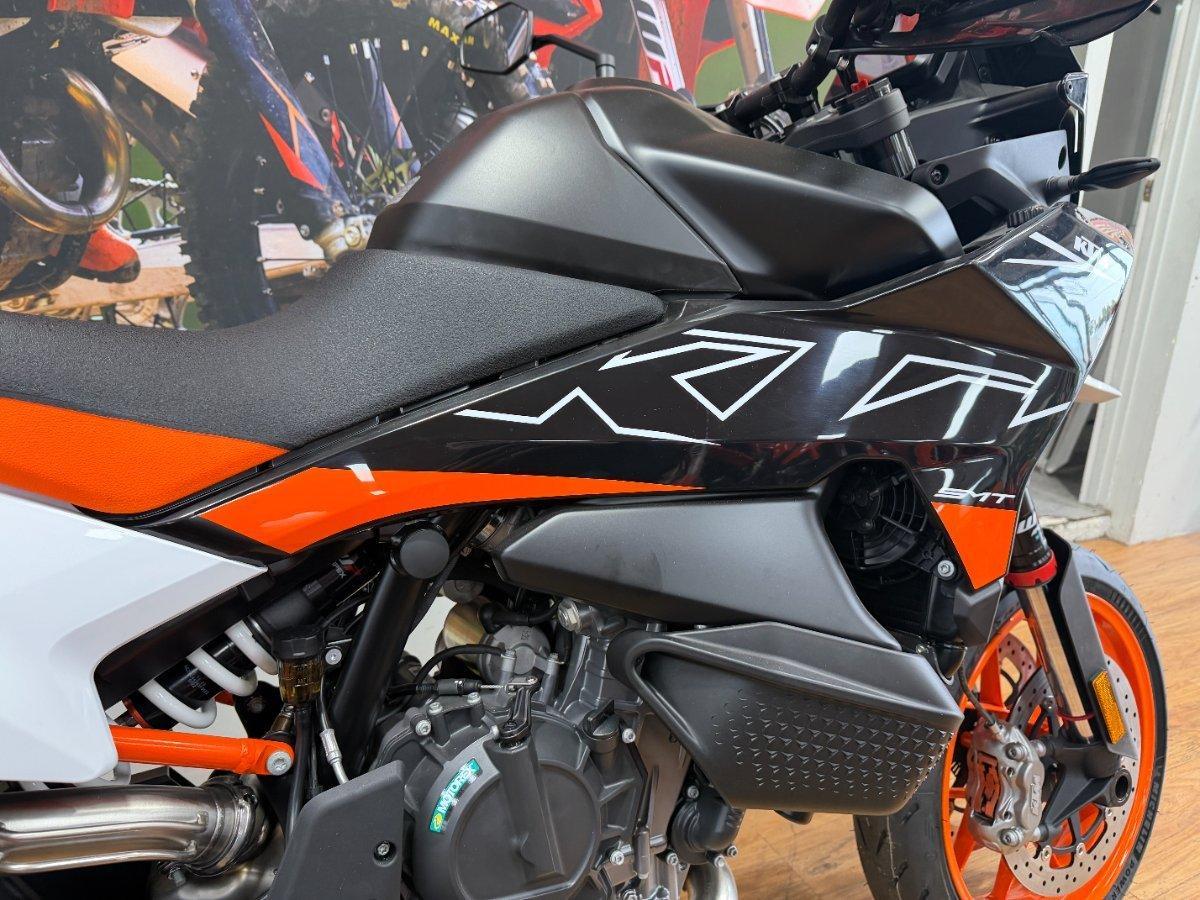 2024 KTM 890 SM-T SPORTS