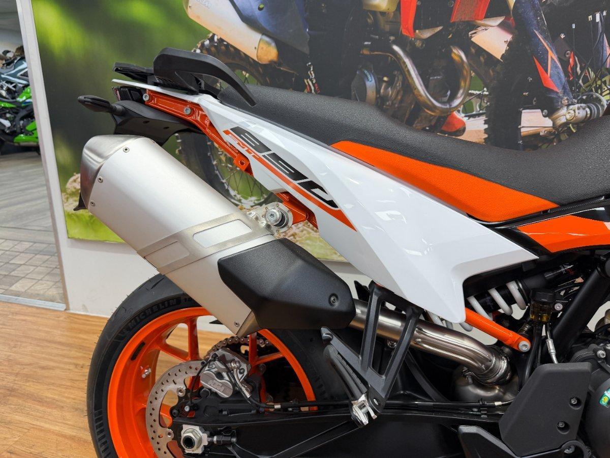 2024 KTM 890 SM-T SPORTS