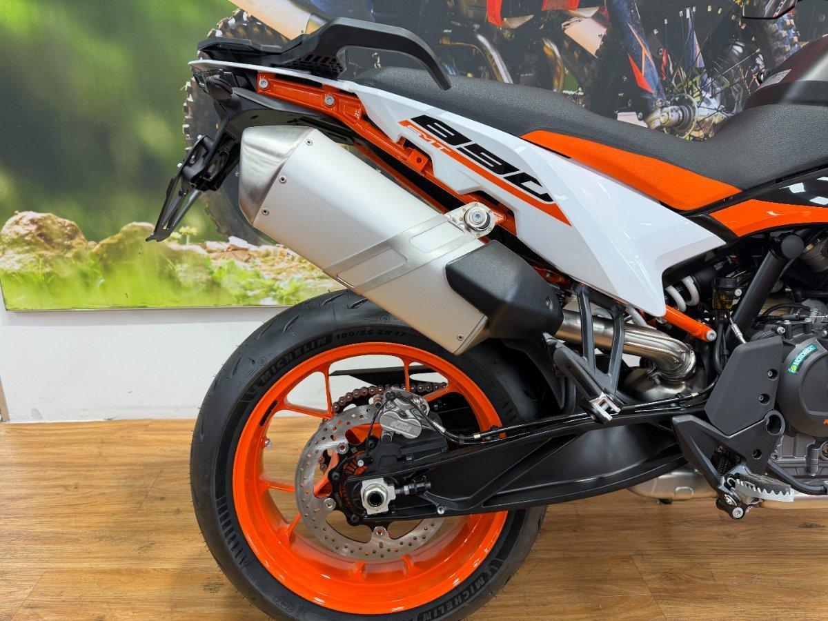 2024 KTM 890 SM-T SPORTS