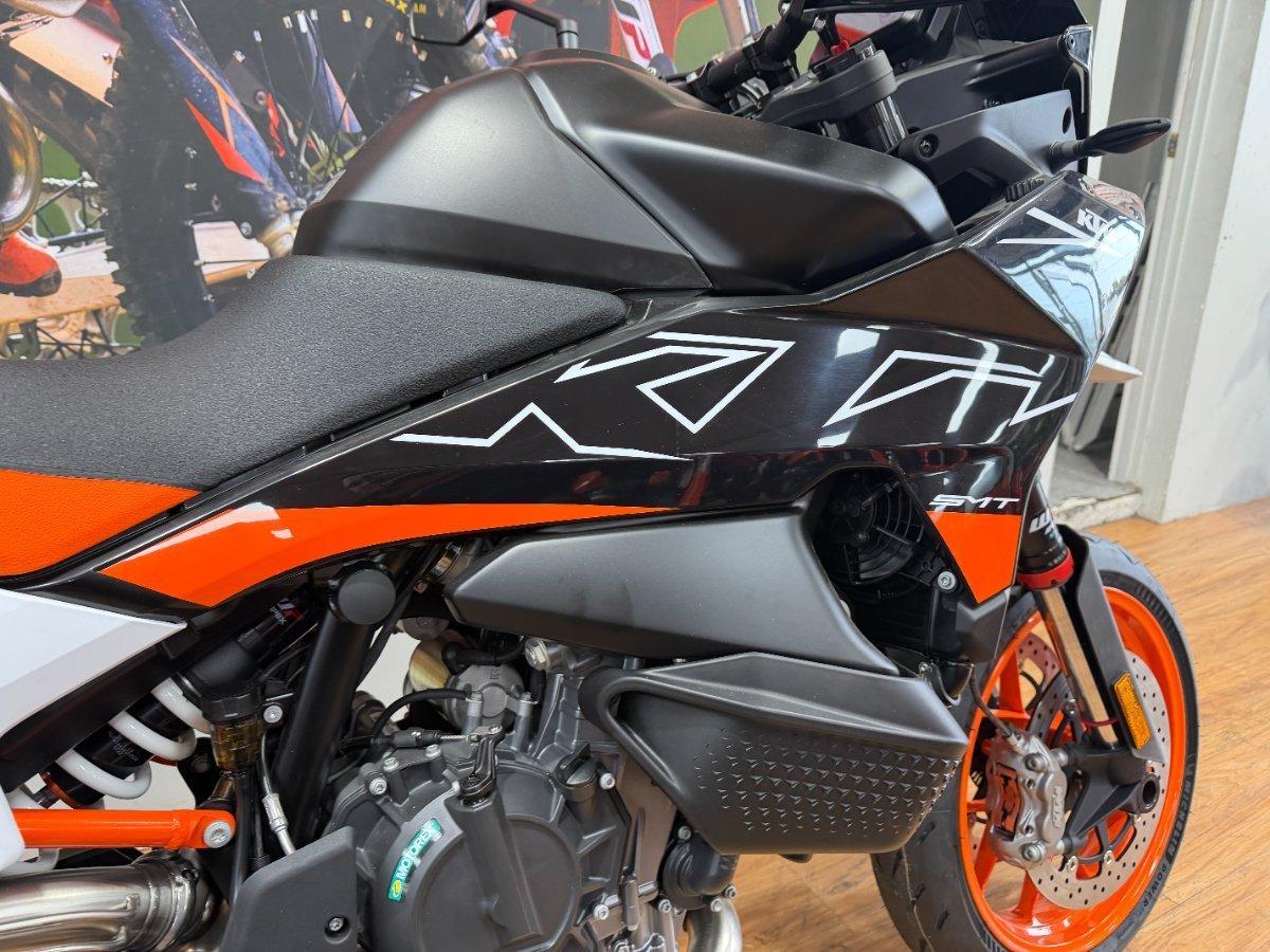 2024 KTM 890 SM-T SPORTS