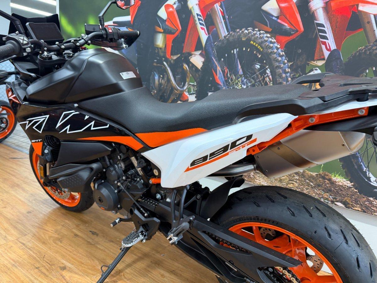 2024 KTM 890 SM-T SPORTS