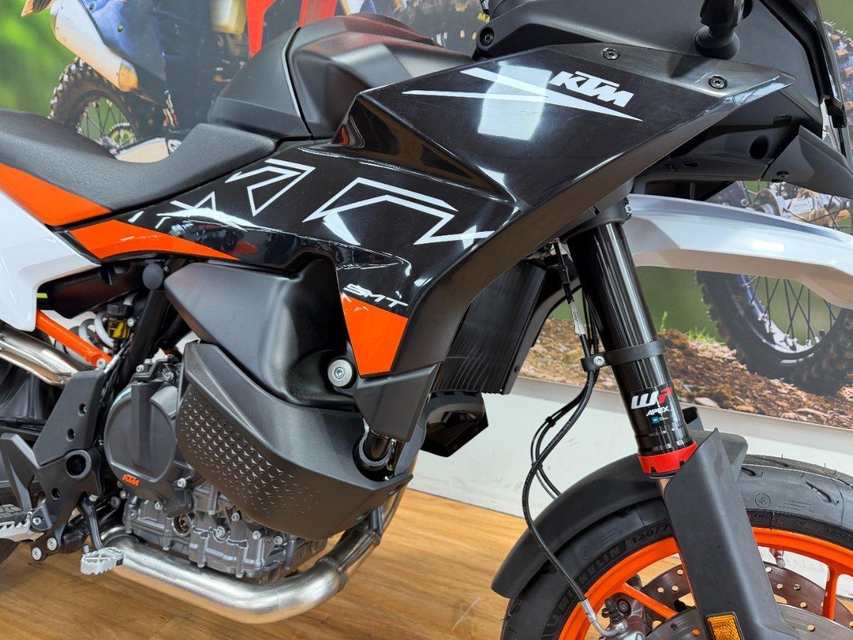 2024 KTM 890 SM-T SPORTS