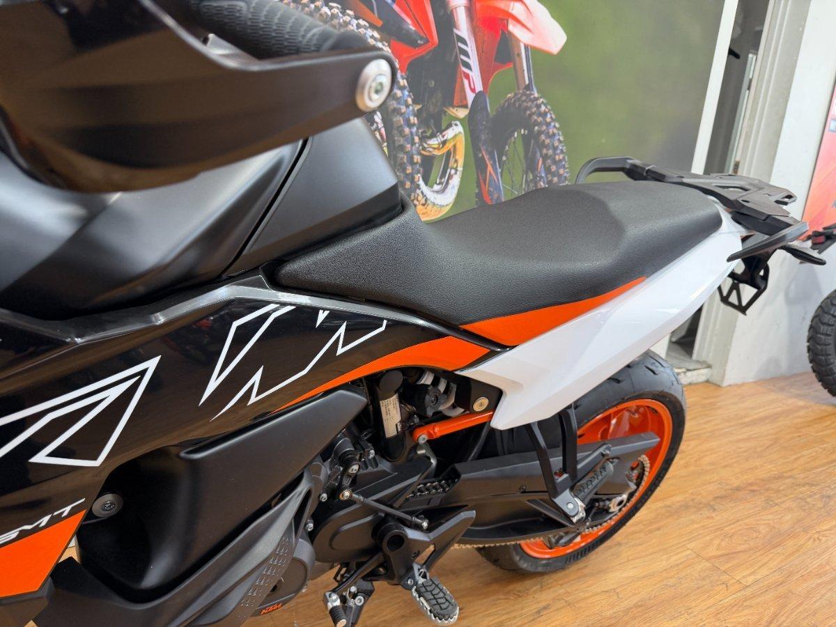 2024 KTM 890 SM-T SPORTS