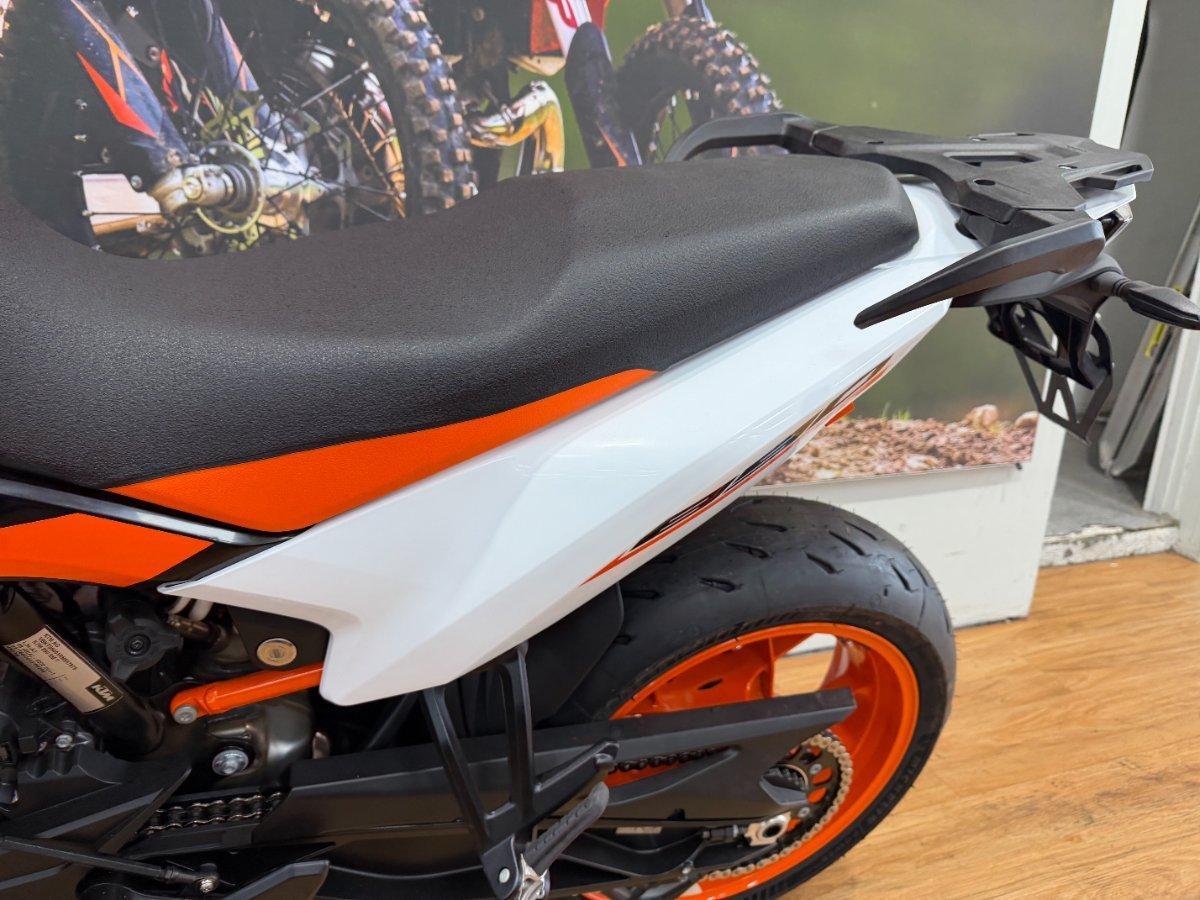 2024 KTM 890 SM-T SPORTS