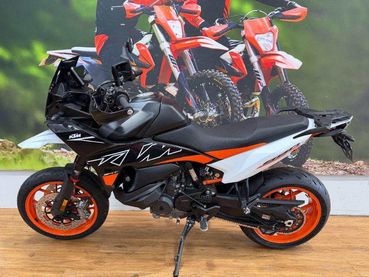 2024 KTM 890 SM-T SPORTS