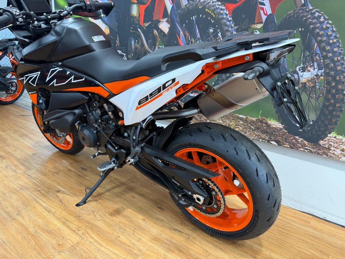 2024 KTM 890 SM-T SPORTS
