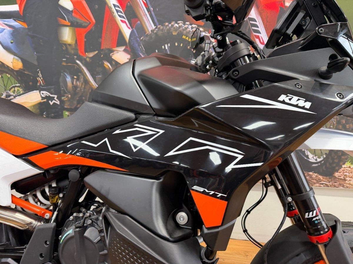 2024 KTM 890 SM-T SPORTS