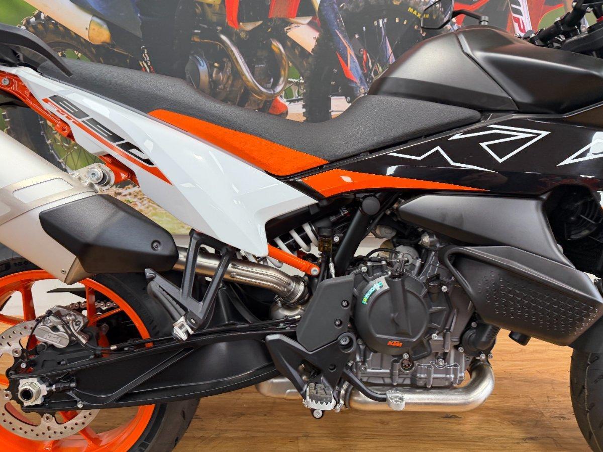 2024 KTM 890 SM-T SPORTS