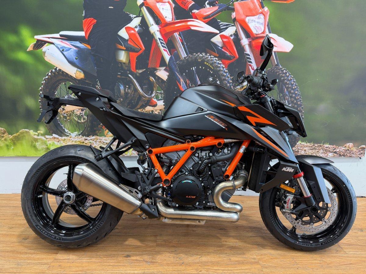 2026 KTM 1390 SUPER DUKE R SPORTS