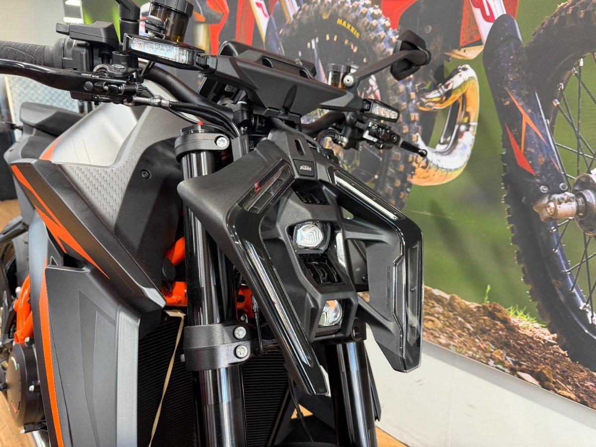 2026 KTM 1390 SUPER DUKE R SPORTS