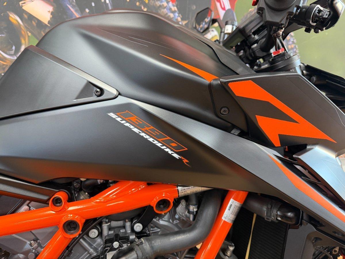 2026 KTM 1390 SUPER DUKE R SPORTS