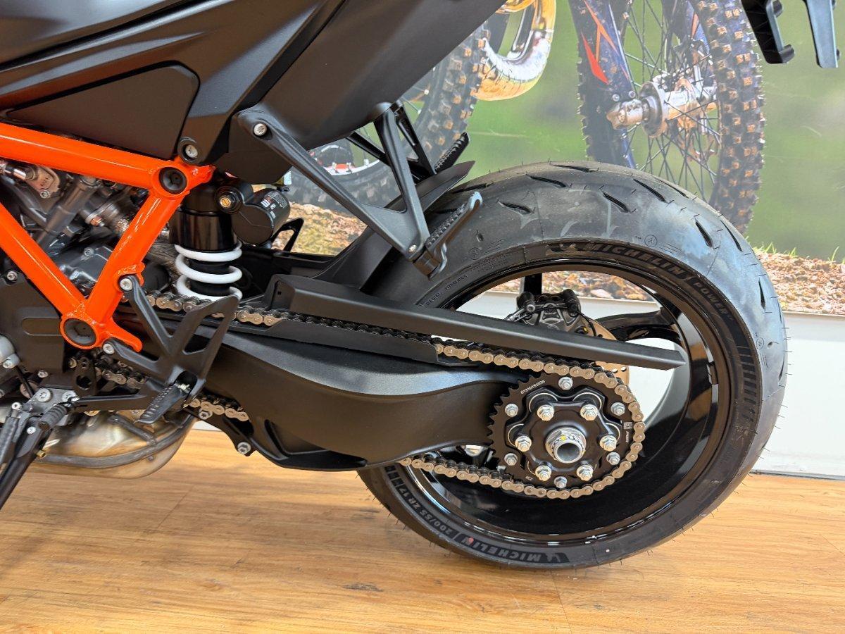 2026 KTM 1390 SUPER DUKE R SPORTS