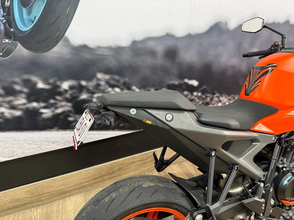2024 KTM 990 DUKE ROAD