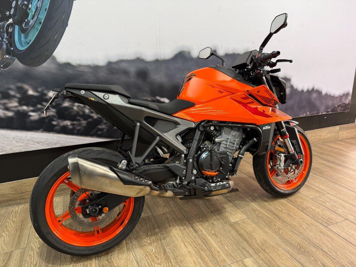 2024 KTM 990 DUKE ROAD