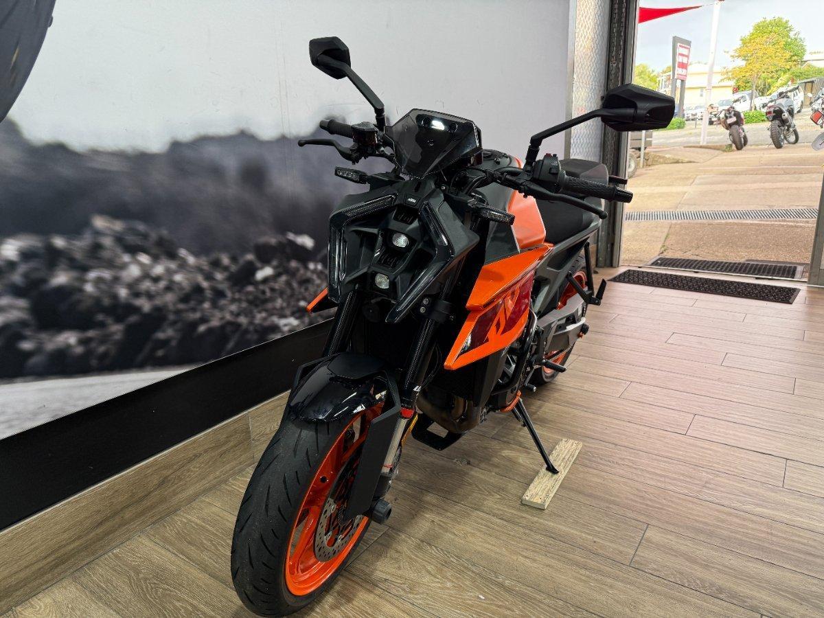 2024 KTM 990 DUKE ROAD