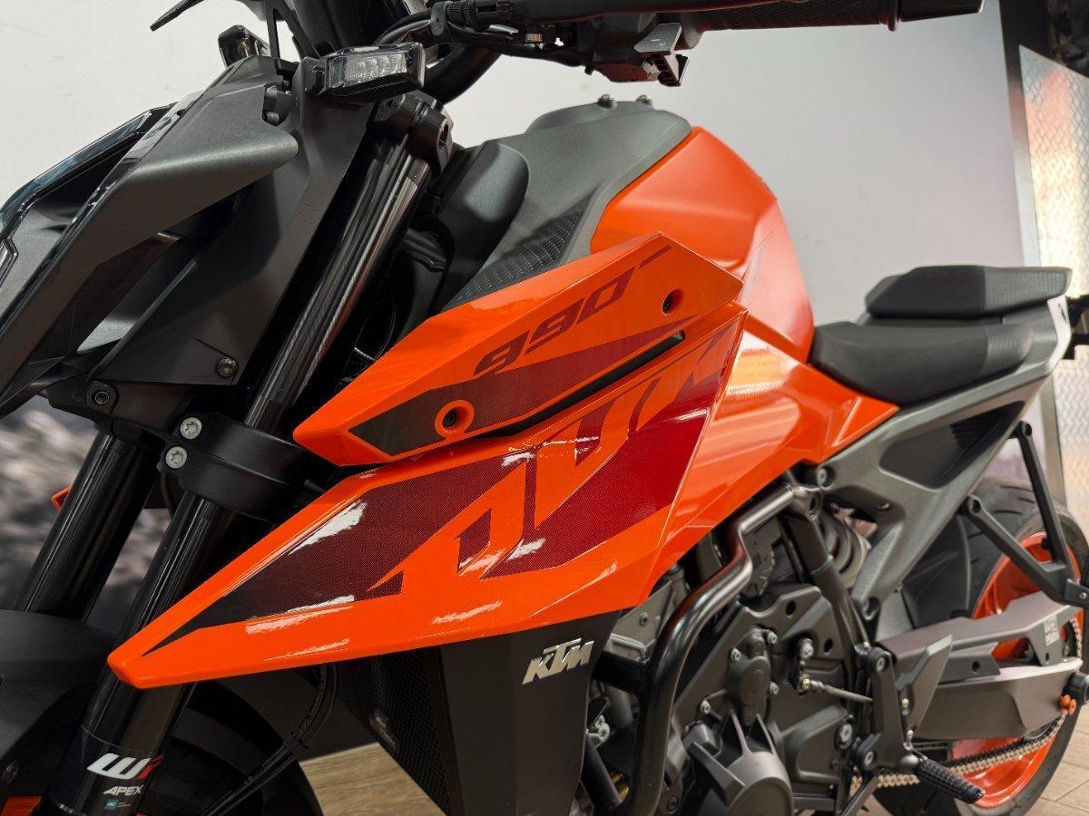 2024 KTM 990 DUKE ROAD