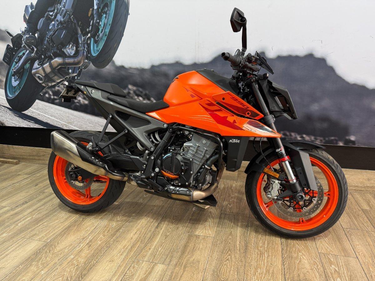 2024 KTM 990 DUKE ROAD