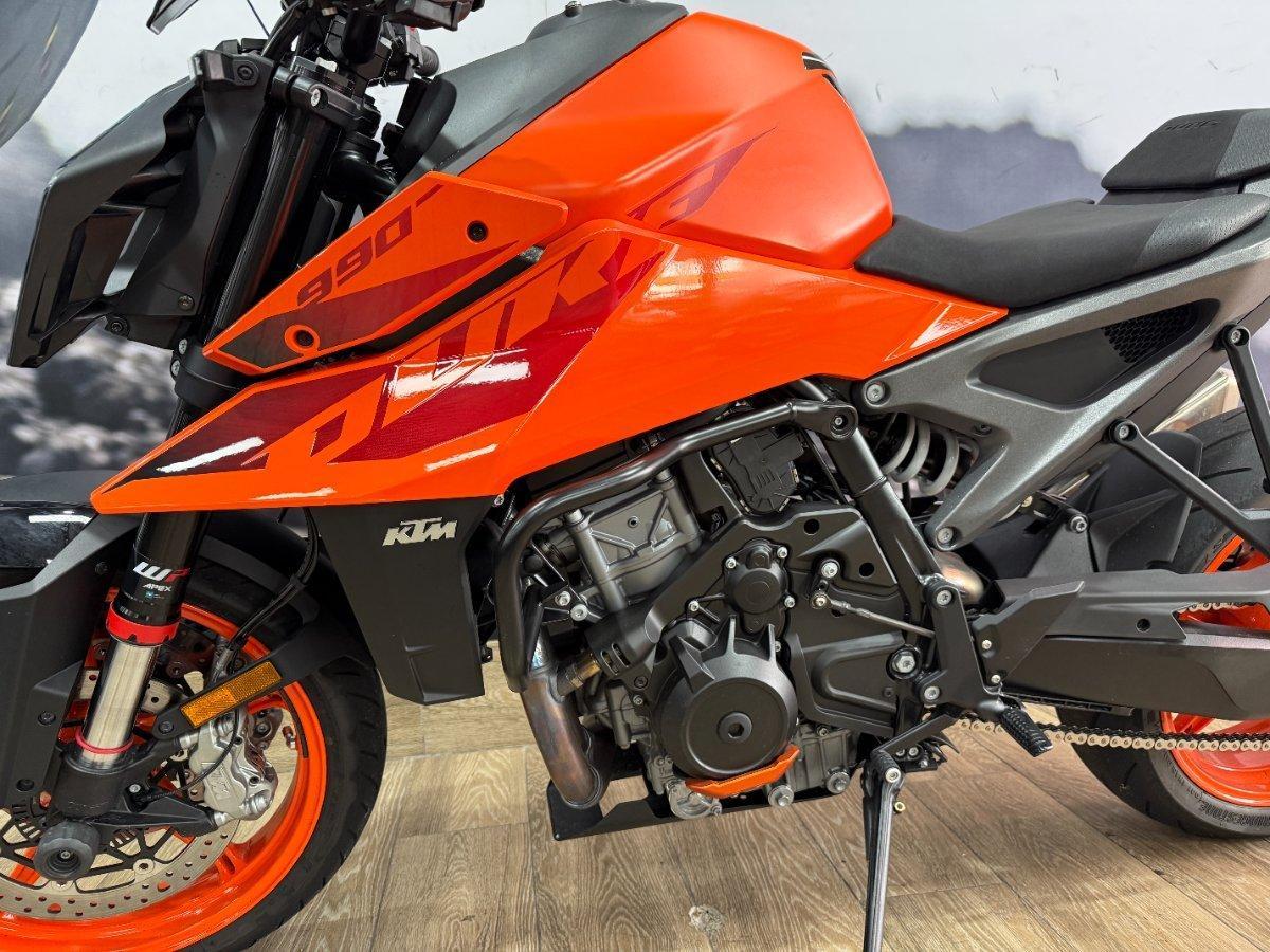 2024 KTM 990 DUKE ROAD