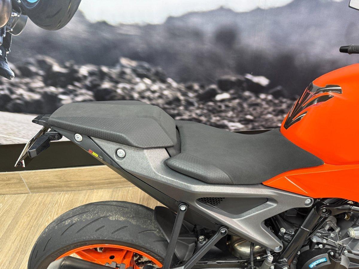 2024 KTM 990 DUKE ROAD