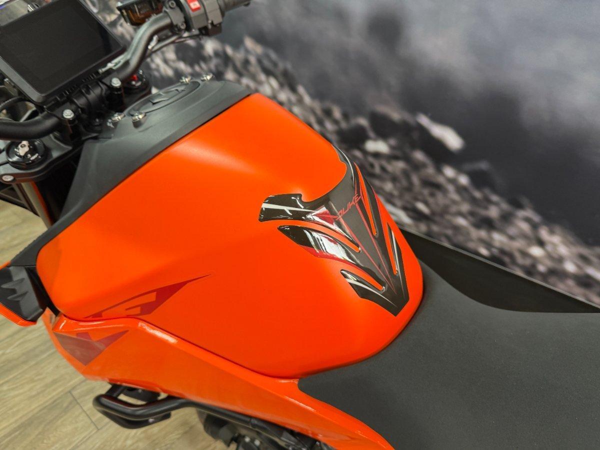 2024 KTM 990 DUKE ROAD