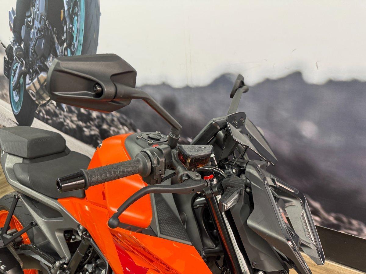 2024 KTM 990 DUKE ROAD