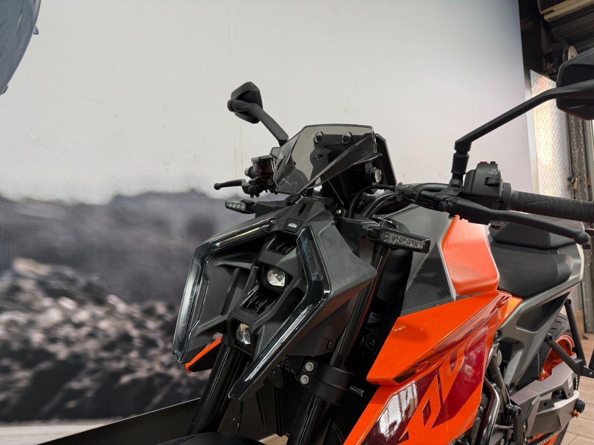 2024 KTM 990 DUKE ROAD