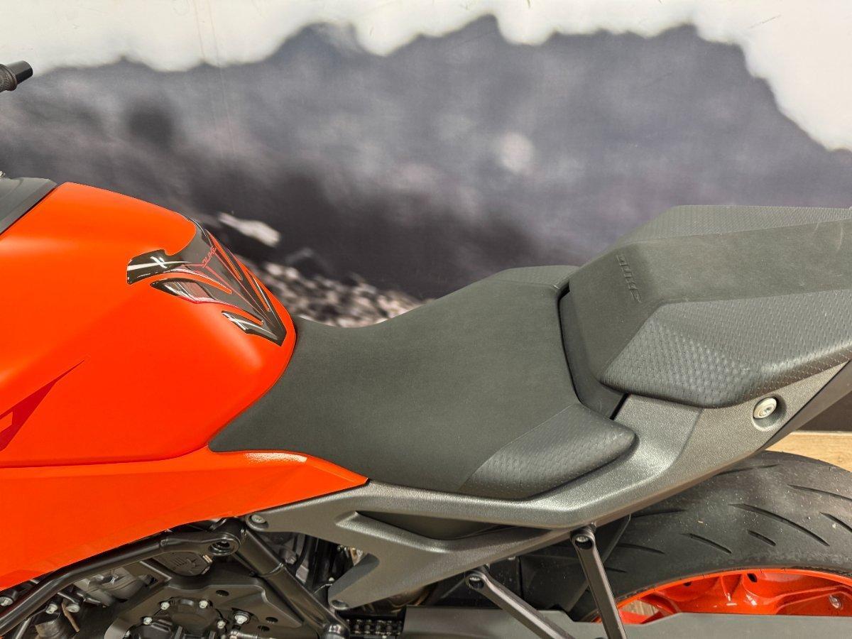 2024 KTM 990 DUKE ROAD