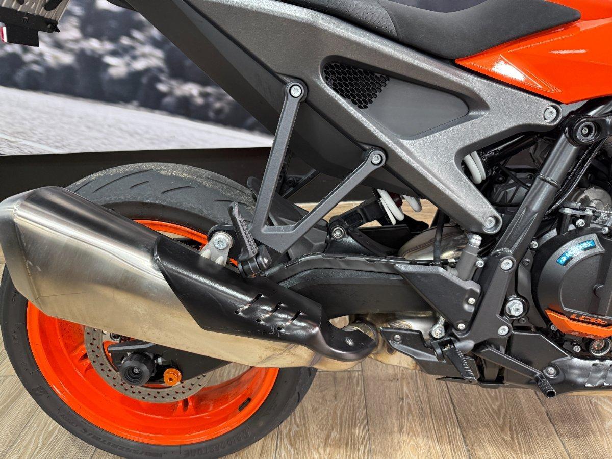 2024 KTM 990 DUKE ROAD