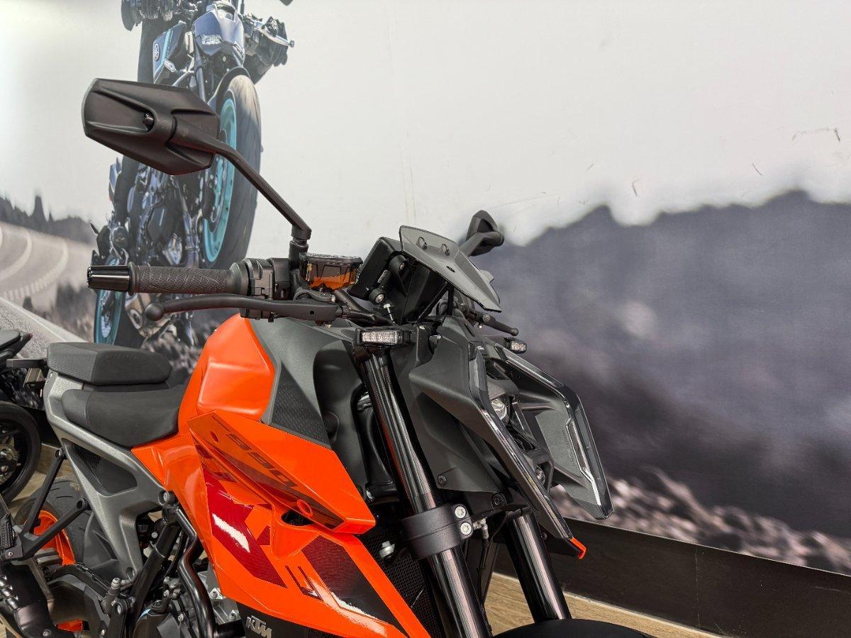 2024 KTM 990 DUKE ROAD