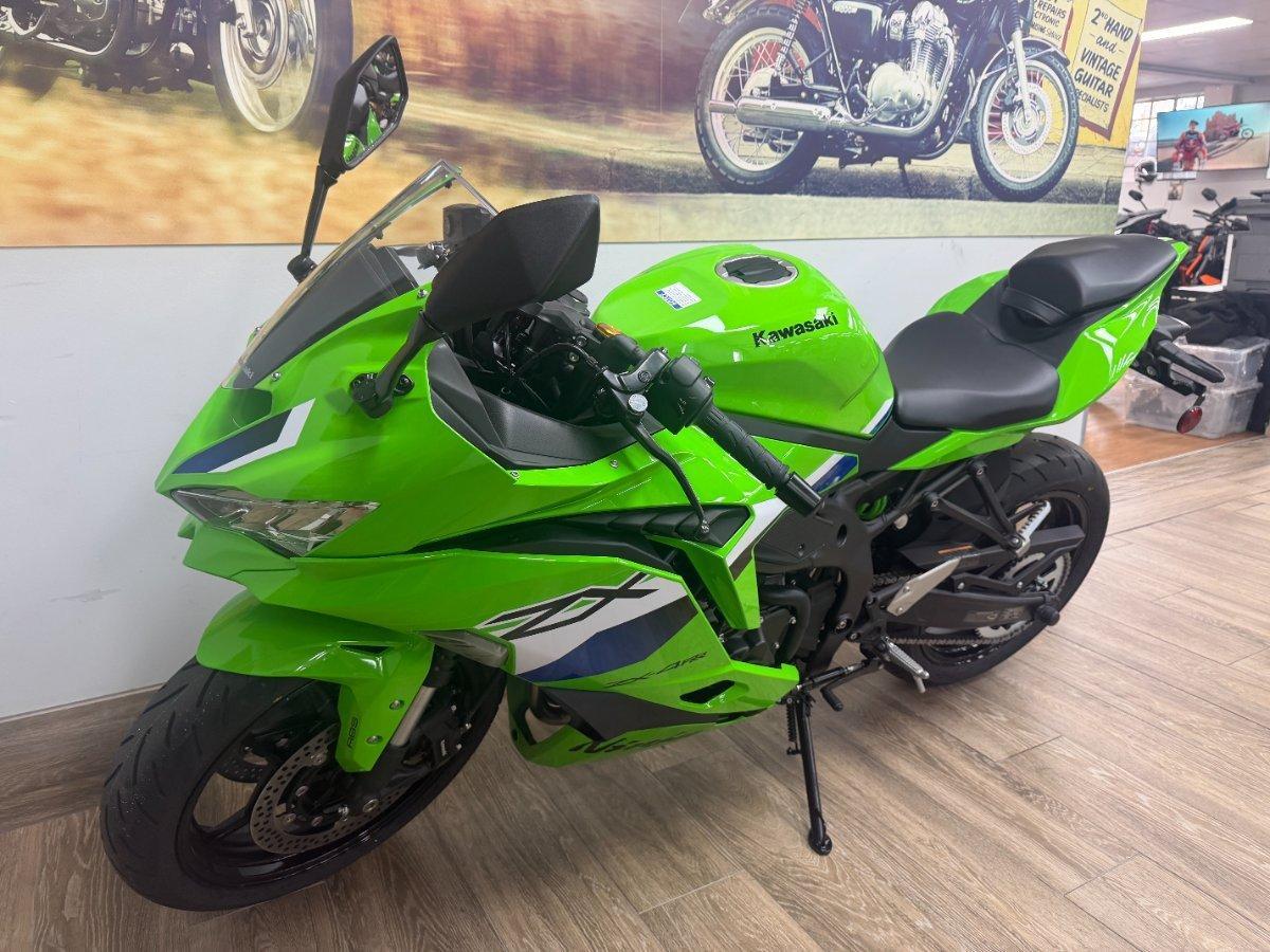 2026 KAWASAKI NINJA 400 ZX-4RR KRT SPORTS
